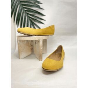 Sun + Stone Women's Eliana Flats - Sunflower 5M